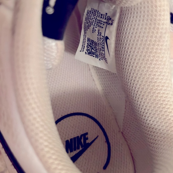 Nike Women's Court Vision Low Shoes - Picture 3 of 3